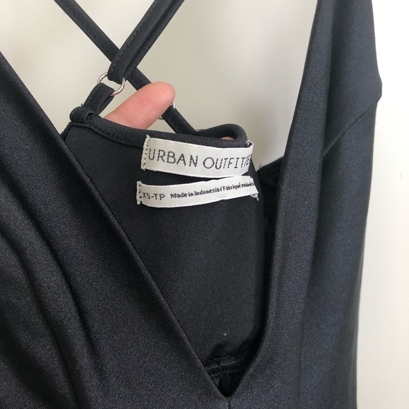 ⭐️UO Gianni Plunging Romper - Picture 4 of 5